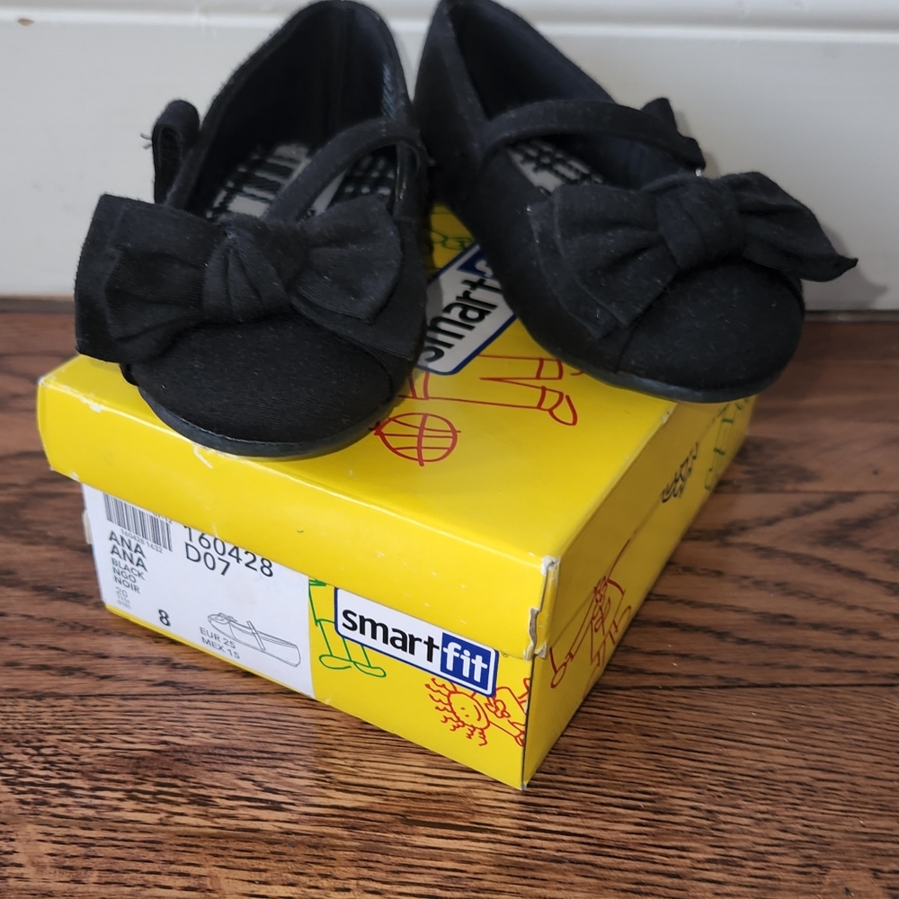 Girls shoes